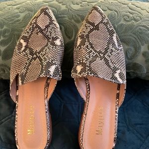 Maypie snakeskin mules size 9
